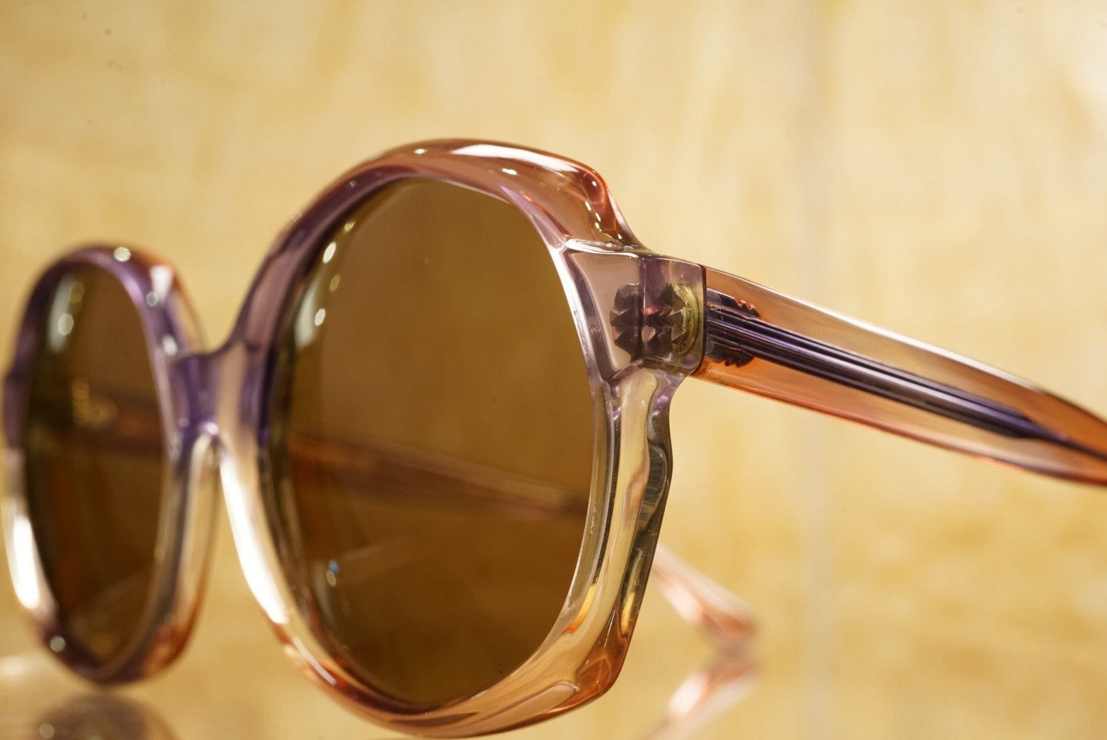 1970s OLIVER GOLDSMITH “WENSDAY”