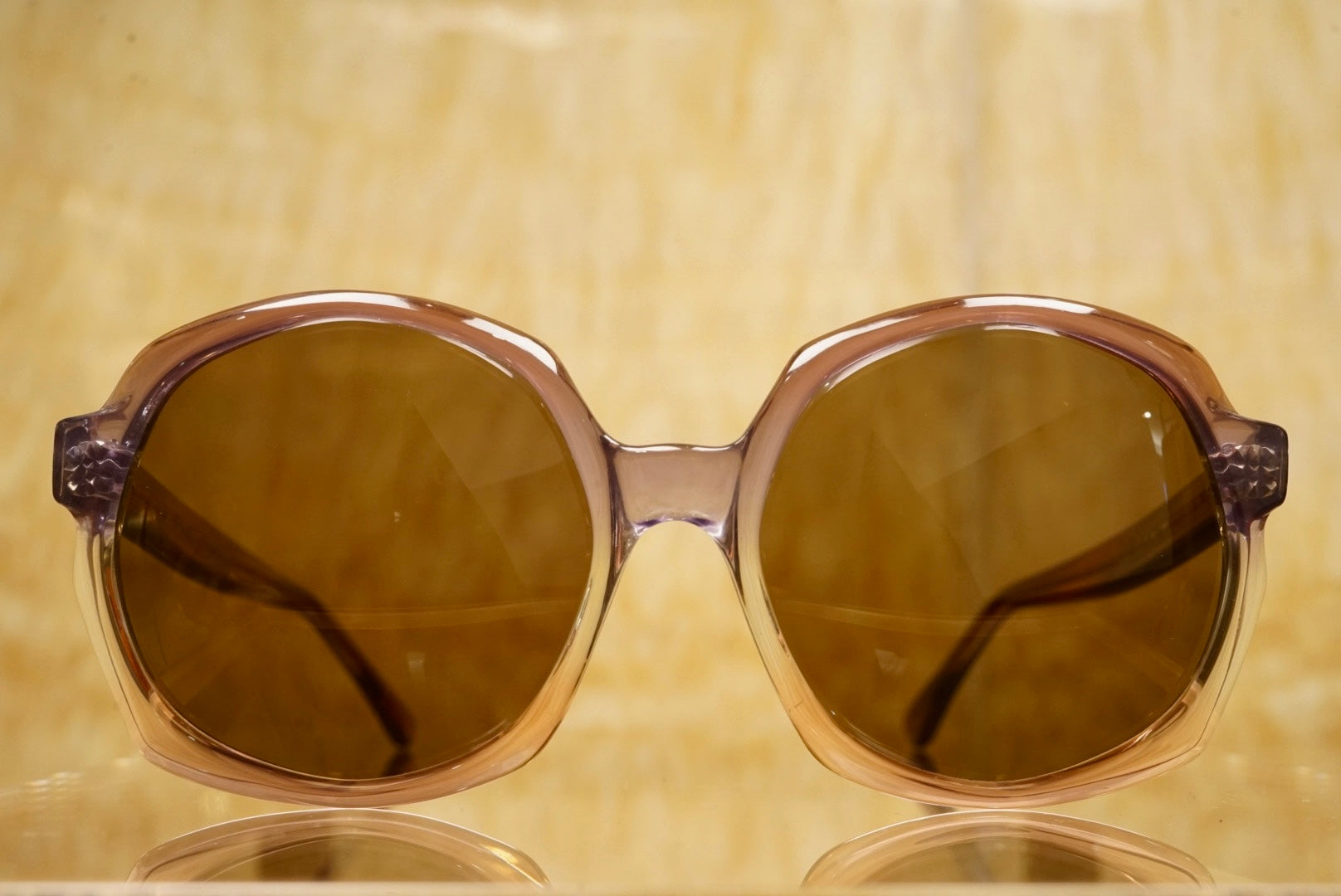 1970s OLIVER GOLDSMITH “WENSDAY”