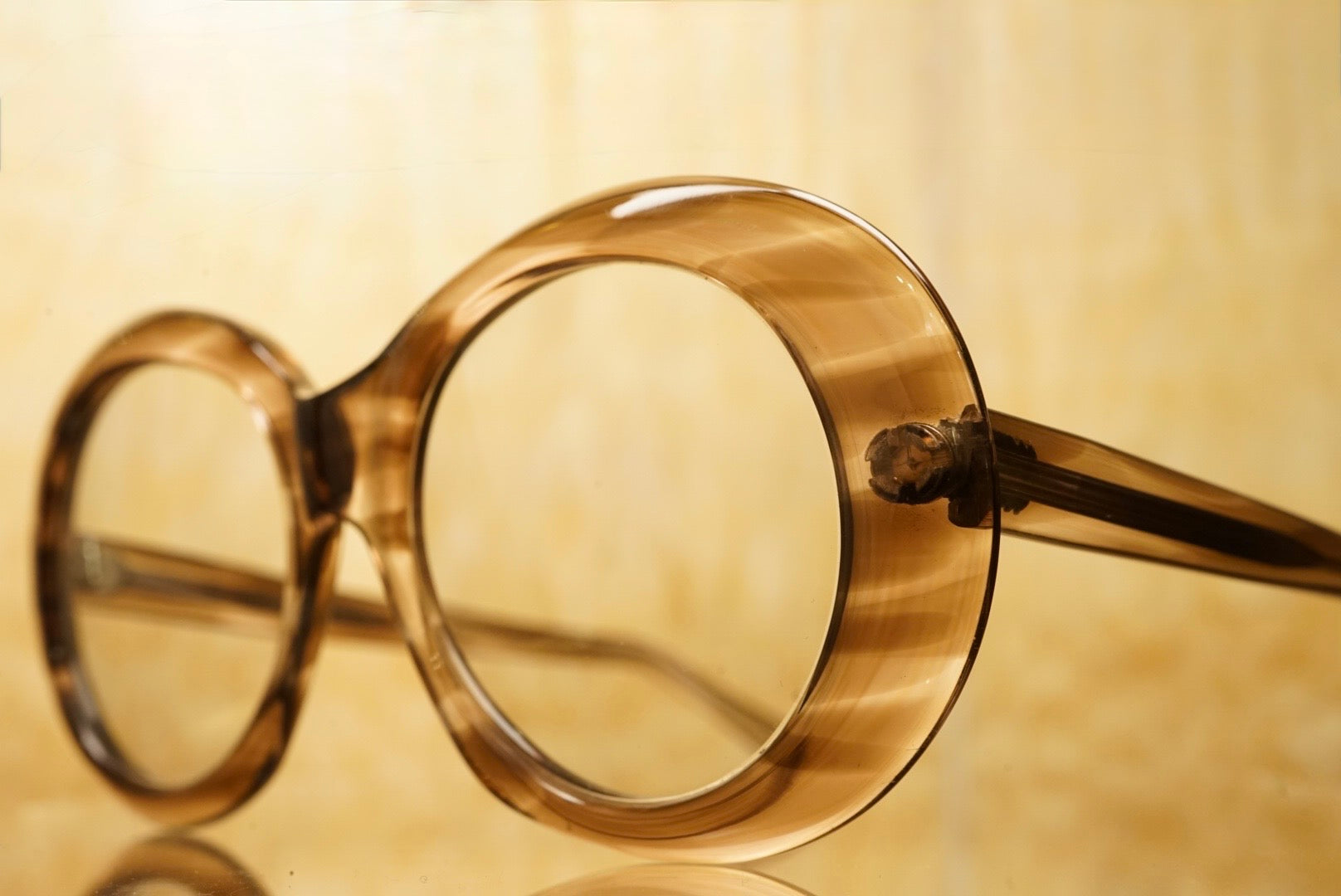 1970s OLIVER GOLDSMITH "AMY“