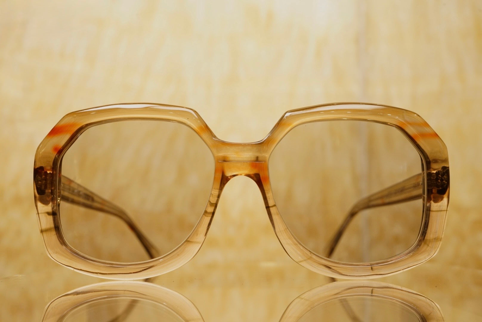 1970s OLIVER GOLDSMITH “SATADAY”