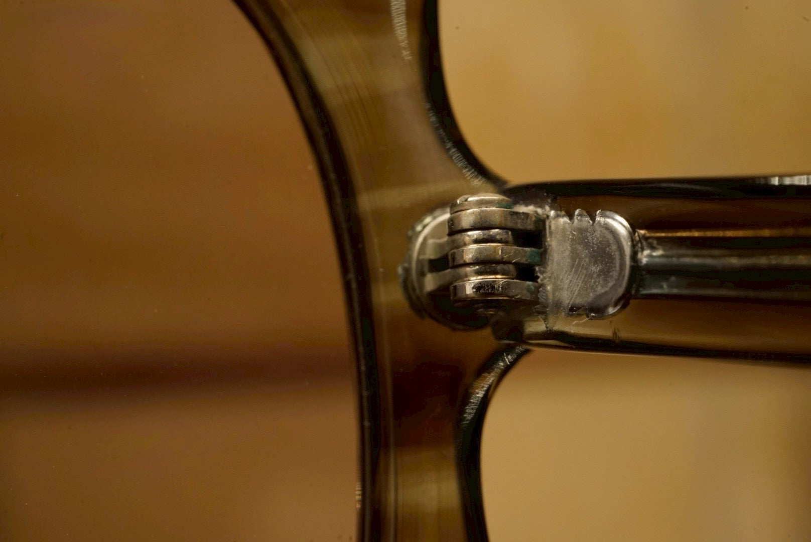 1970s OLIVER GOLDSMITH “JAN”