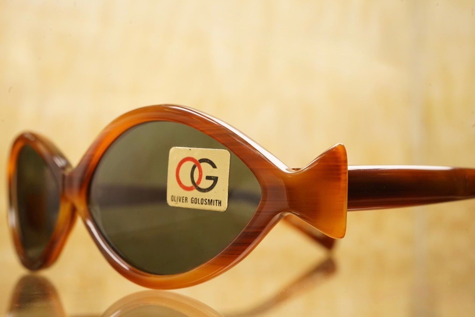 1970s OLIVER GOLDSMITH “GOLD FISH”