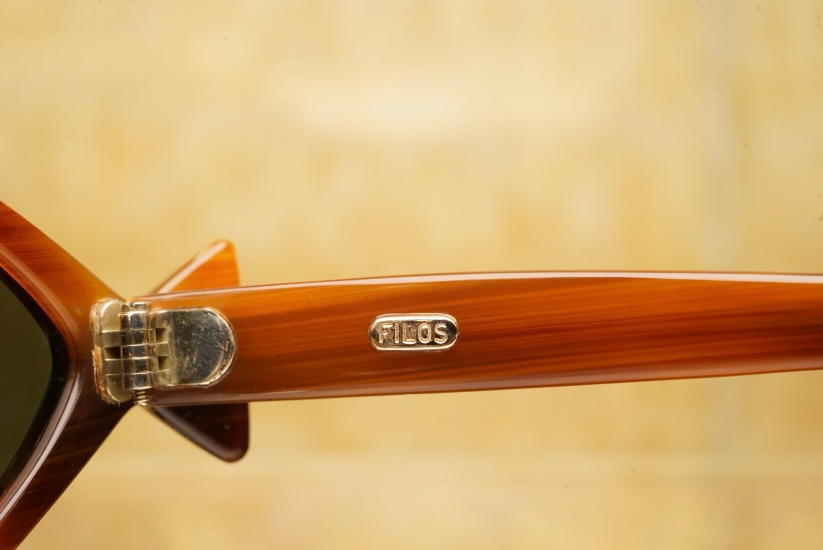 1970s OLIVER GOLDSMITH “GOLD FISH”