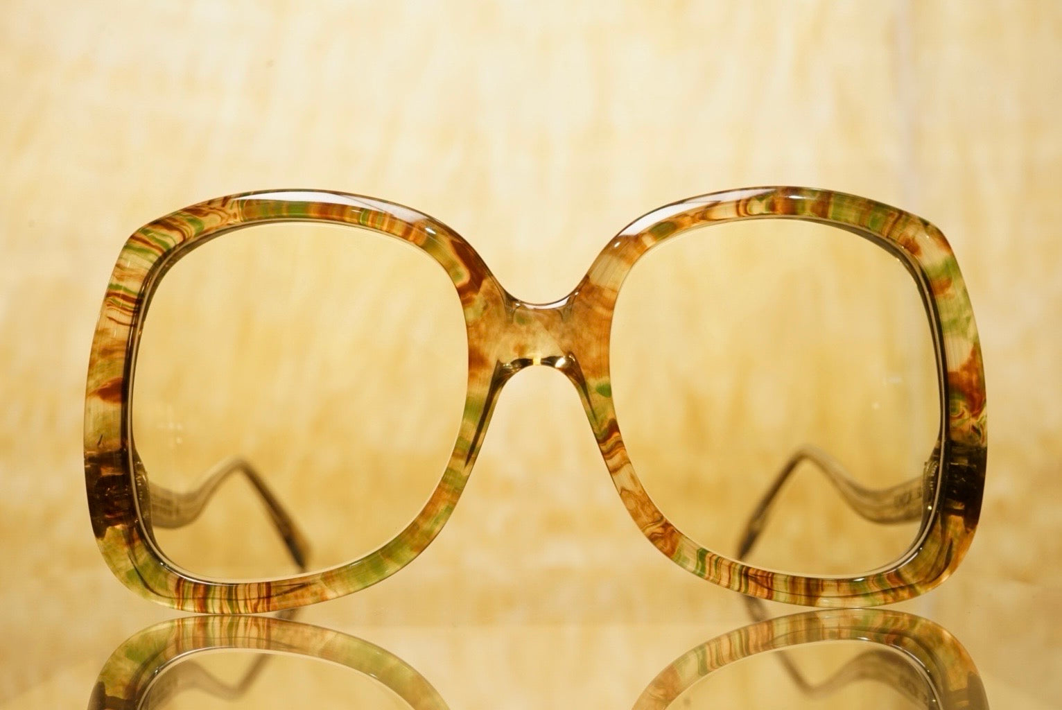 1970s OLIVER GOLDSMITH “CAISA”