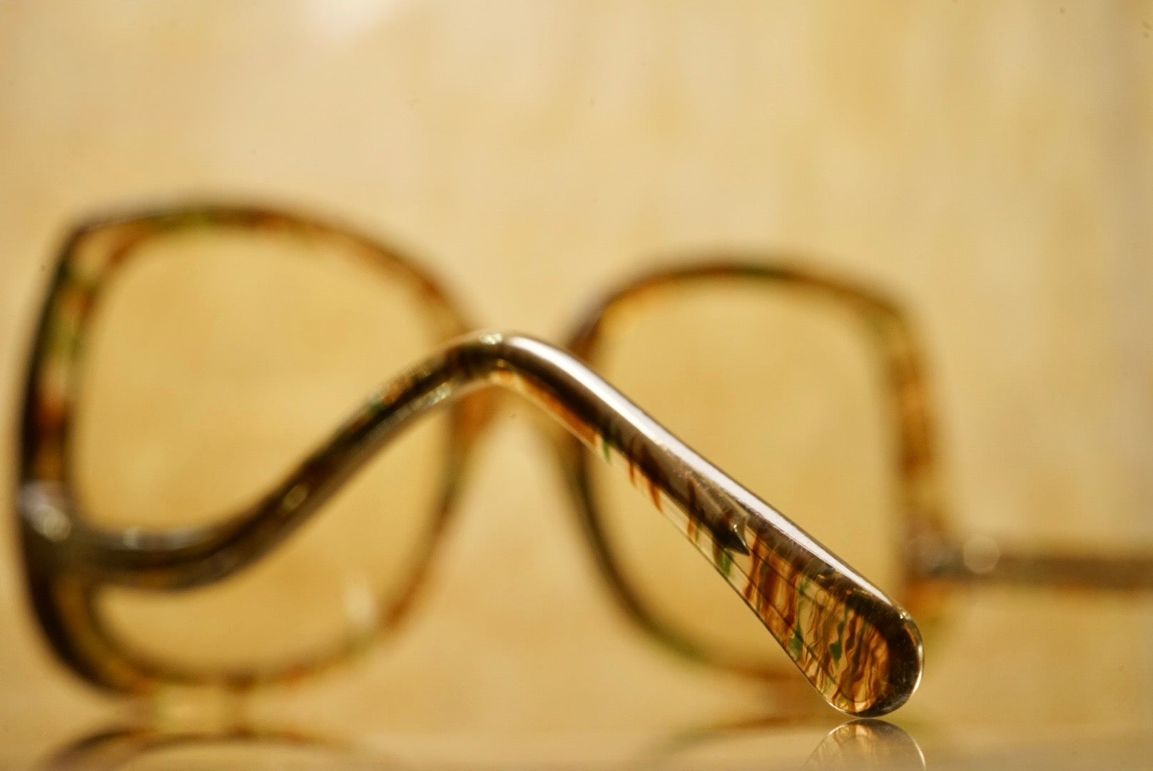 1970s OLIVER GOLDSMITH “CAISA”