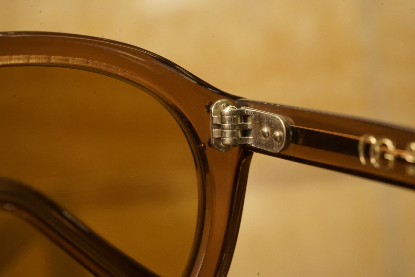 1960s OLIVER GOLDSMITH “CHELSEA”